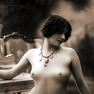 Rare to Find Vintage Porn Photos from 1890-1900 Featuring Hot Naked Girls of that Time Exposing Thei
