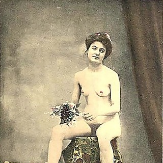 Four Naked Ladies In An Old Vintage Photo