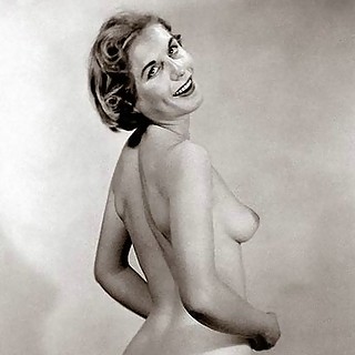 Naked Ladies In Vintage B&W Photography From The Old 1950's Times