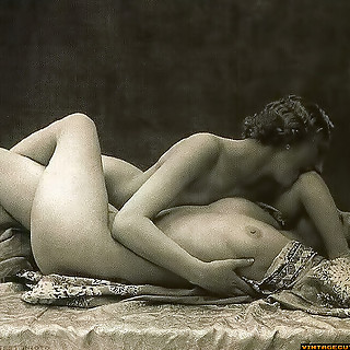 Genuine Amateur Photos of Nude Women Back in 1920 Only on VintageCuties.com Featuring Most Rare Hist