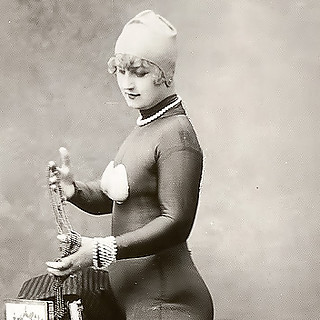 Antique Natural Women Pose Naked in very Old 1900s Photos Only on Vintage Pornography Website