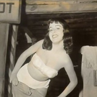 Horny Hot Vintage Posing Session From The Forties