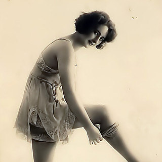 Sexy Historic Photos of a Real French Prostitute Captured on Photo Card Back in 1920s Only on Viinta