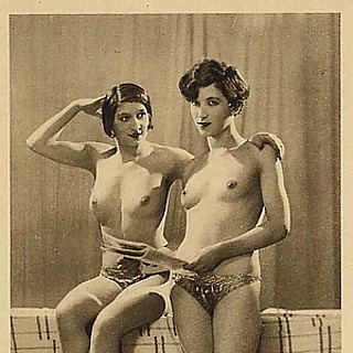 Round Body Shaped Naked Vintage Ladies