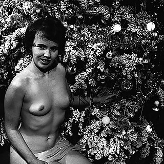 Gallery Full Of Vintage Naked Ladies Pics