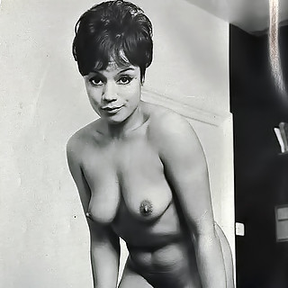 Girls with Extremely Hairy Pussies in Monochrome Vintage Photos of 1960s in Single Posing and Group 