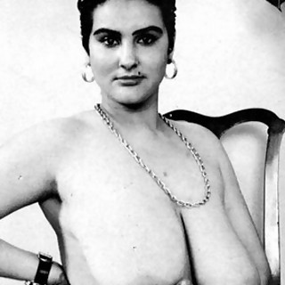 Very Big Bust Owners Naked In This Vintage Photos Gallery