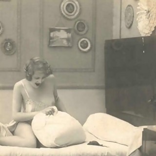 Sensual Photos Of Vintage Nudity Of 1910's