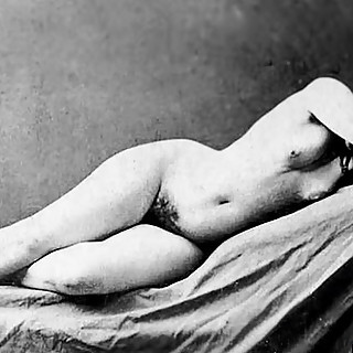 Artful Vintage Nudes of Classic Models and Their Arousing Natural Bodies That Boast Curvy Hips