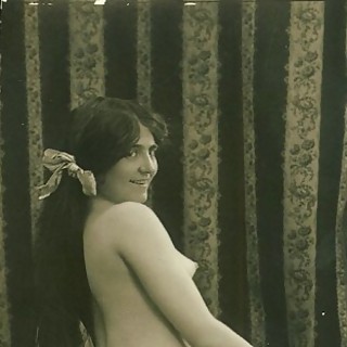 The Very First Erotic Photos From A Personal Collection Of Vintage Cuties