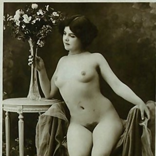 The Very First Erotic Photos From A Personal Collection Of Vintage Cuties