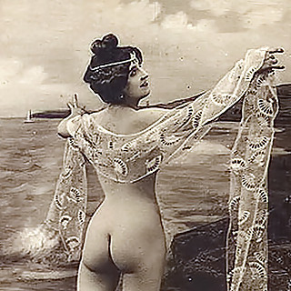 Very Hot Naked Chicks In The Photos Of The Early 19Th Century Years By VintageCuties.com