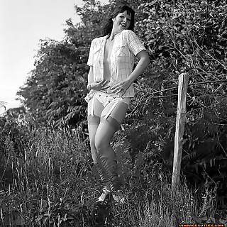 Are You into Legs and Underwear then You'll Like These Leggy Girls in Vintage Photos of 1960s Wearin