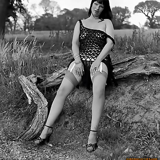 Are You into Legs and Underwear then You'll Like These Leggy Girls in Vintage Photos of 1960s Wearin