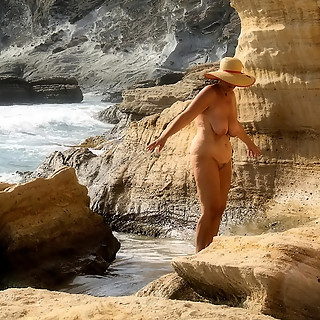 Look What Hot Nude Girls I Have Met At the Naturist Beach - They Posed For Me with Leg Spreading and