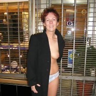 Awesome Amateur Women Nakedness Photos