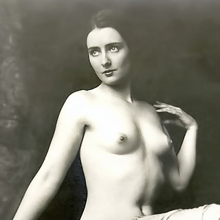 Hot Vintage Photos of 1900s Featuring Young Naked Girls Who Refused To Had Sex on Camera with the Un