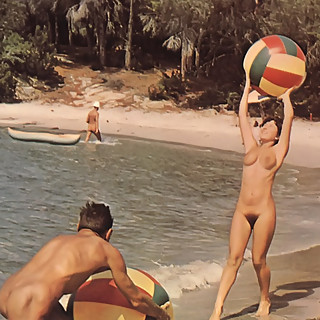 Unique Candid Camera Photo Shots of Naturist Ladies Fully Naked At Beaches and an Old Guy Masturbati
