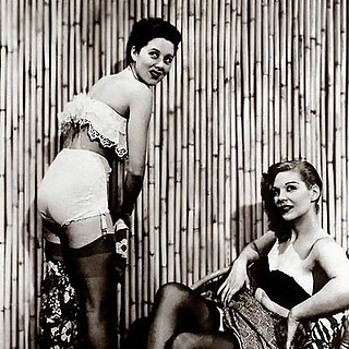 Breathtaking Vintage Photos Of Naked Women Groups