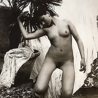 Highly Erotic Vintage Nudity Photos Portraying Beautiful Naked Women from the Past Provided by Vinta