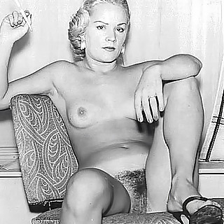 Hottest Vintage Pics of Real Amateur Women with Natural Boobs and Hairy Pussies from 1950s and Later