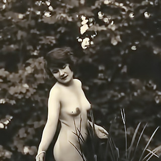 Old Vintage Erotic Pics of Nude Women Posing Naked in 1920s Their Sexy Bodies are Awesome and Natura